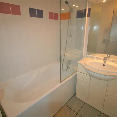 T2 Avec Piscine, Proche Et Centre, Sur - Fr-1-22-316 Daire