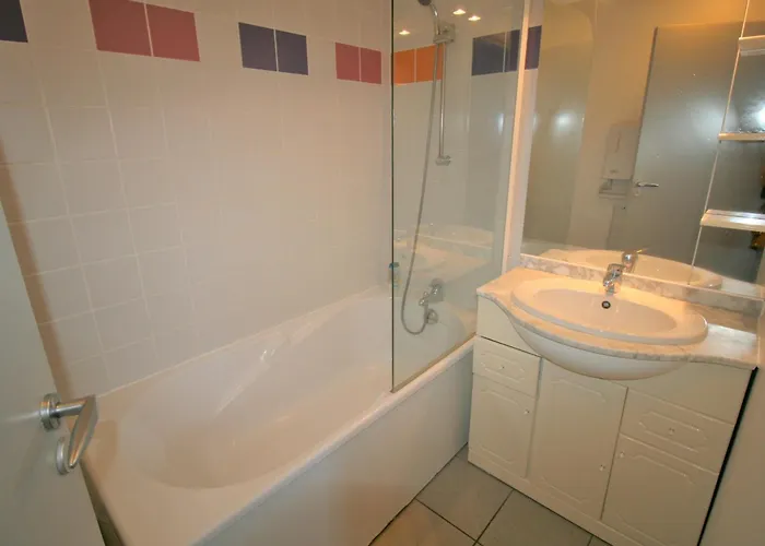 T2 Avec Piscine, Proche Et Centre, Sur - Fr-1-22-316 Appartement